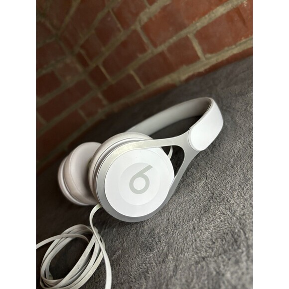 Apple Beats EP On-Ear Wired Headphones White Used Working - Picture 3 of 7